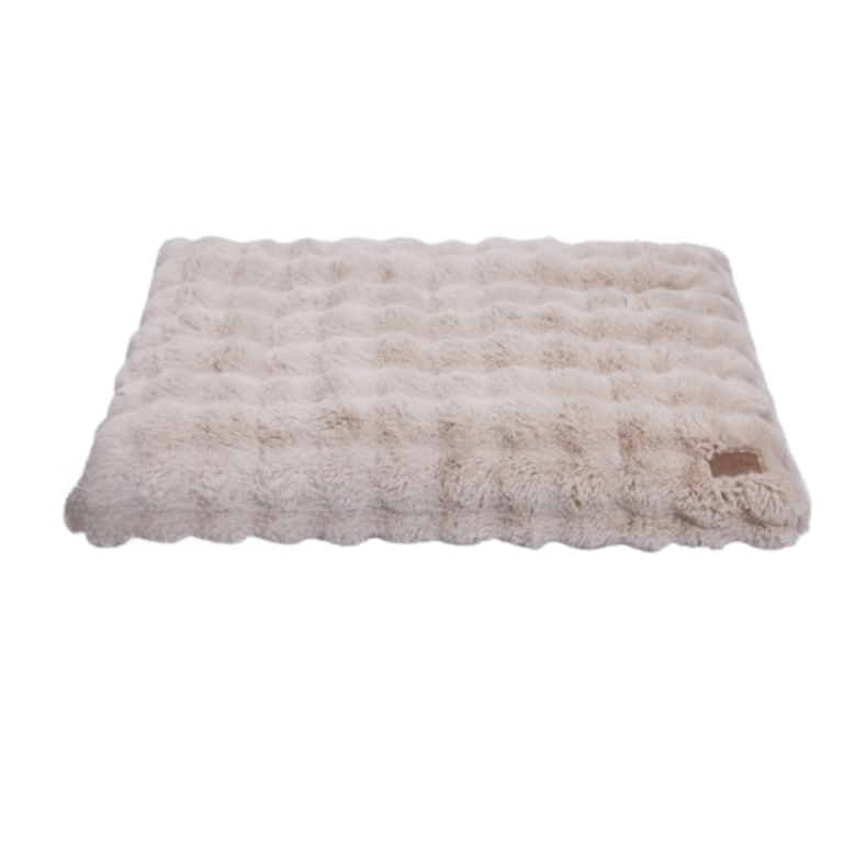 v767 p xd1836 l bg 202602061025 00.png Soft beige pet bed, plush and rectangular design.