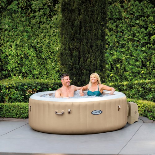 v1032 ixbubblespa 28426 202508200921 00.jpg Couple relaxing in inflatable backyard spa