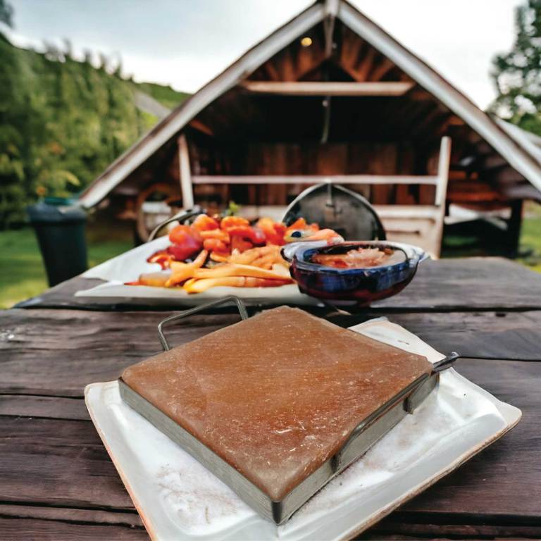himalayan pink salt cooking block 21 x 21 x 3cm square slab tile Rustic outdoor sandwich press with vegetables and dip
