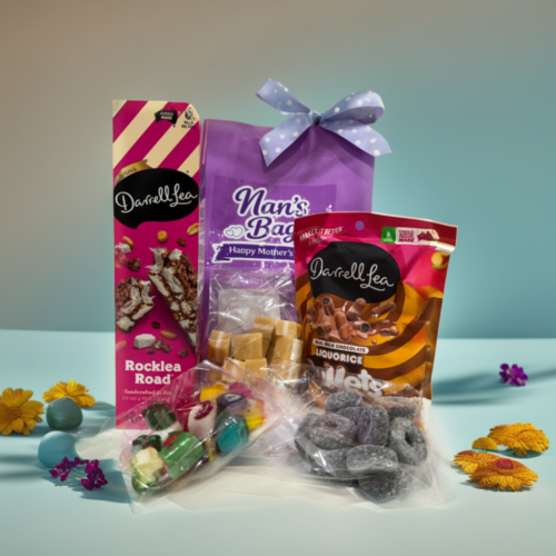 v287 kk2018nansbag 00.png Mother’s Day gift bag with assorted sweets