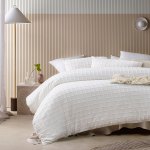 v442 hin quiltcs parquet white sb 195459 00.jpg Modern bedroom with white textured quilt bedding