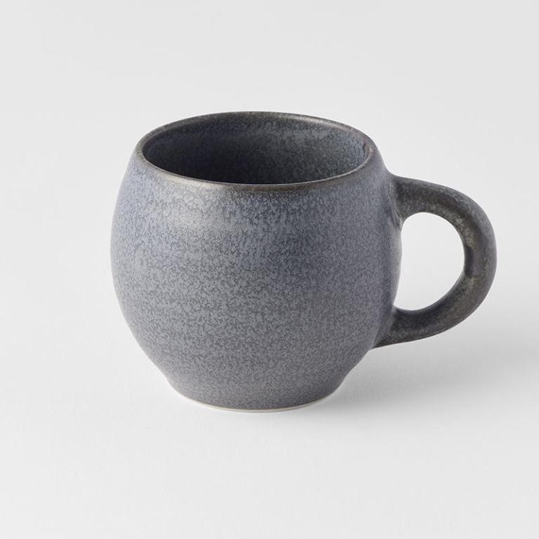 v637 c2703 202601280855 00.jpg Grey ceramic mug with rounded handle