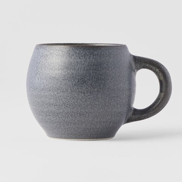 Grey ceramic mug with rounded handle