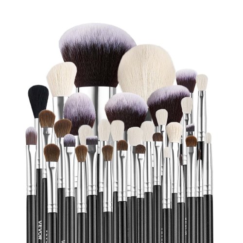 v952 hzstzhzstzdwx383d001v0 202601141610 00.jpg Assorted professional makeup brushes on white background