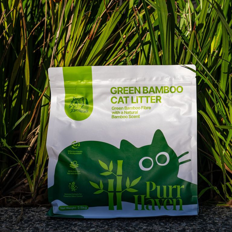 purrhaven bamboo clumping cat & kitty litter, 7.5kg (3 pack),dust free,natural flusable,easy to clean,odour neutraliser,rapid liquid absorption,non toxic formula Green bamboo cat litter bag outdoors
