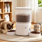 i.pet 5l automatic pet feeder dual bowl smart dispenser app control cats dogs Two cats eating from automatic feeder indoors
