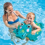 intex big animal rings 58221 Mother and son in pool with frog float