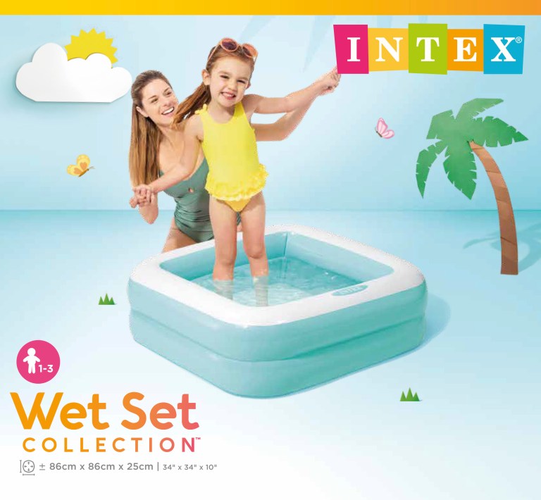 intex play box pool pink 57100 Mother and child in small inflatable pool