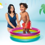 intex rainbow baby pool 57104 Mother and child playing in inflatable pool