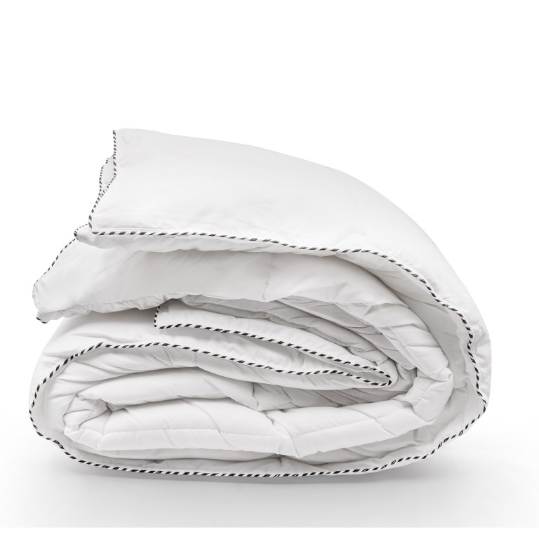 royal comfort bamboo blend quilt 250gsm luxury duvet 100% cotton cover double white Folded white quilt with black trim edging