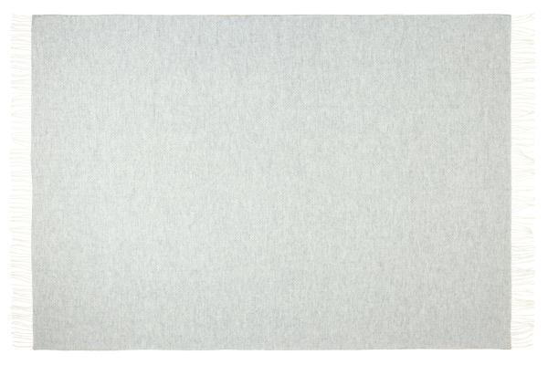 chiswick throw merino wool/cashmere light grey Light grey textured rug with fringe edges