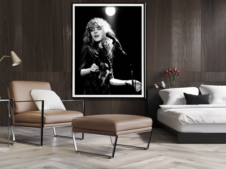 wall art 60cmx90cm young stevie nicks in concert poster, black frame canvas Framed black-and-white singer portrait in modern living room