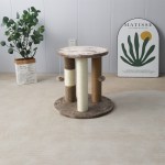 Compact cat scratching post with sisal columns