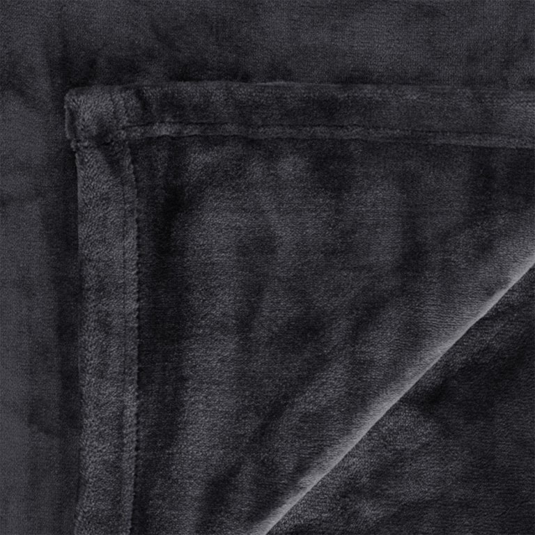 in 2 linen 350gsm plush ultra soft velvet touch blanket charcoal double/queen Close-up of dark grey plush blanket corner