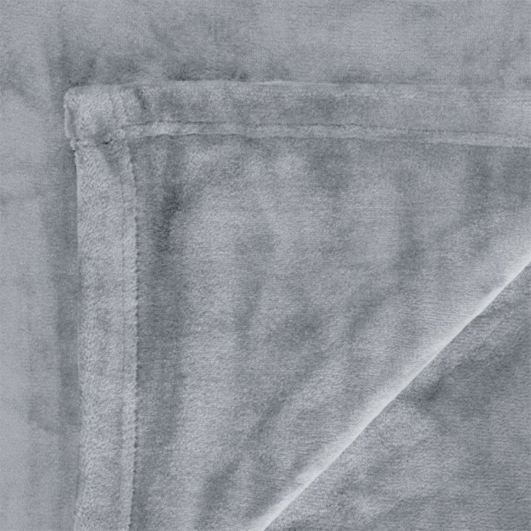 in 2 linen 350gsm plush ultra soft velvet touch blanket silver double/queen Close-up of soft grey plush rug corner