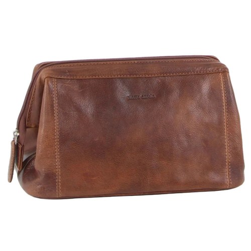 v563 pc 2803 cognac 217172 00.jpg Brown leather toiletry bag with zip closure