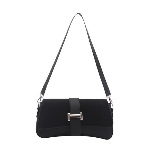v888 elosung51239 00.jpg Black shoulder bag with silver buckle detail