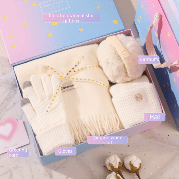v888 elosung53150 00.png Pastel gift box with winter accessories set