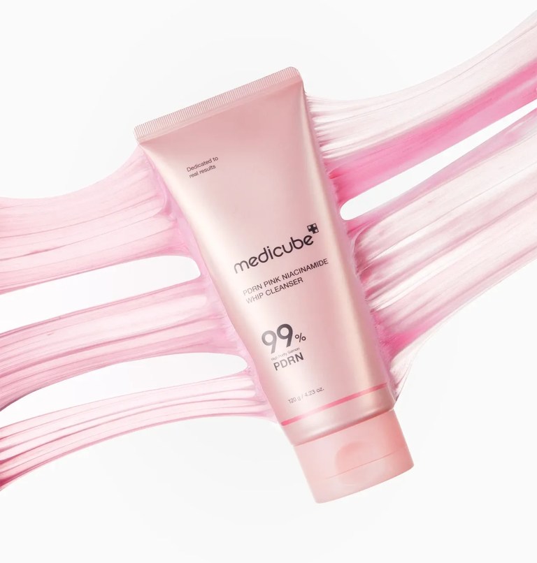 v932 pinkcleaner 00.webp Pink Medicube niacinamide whip cleanser tube