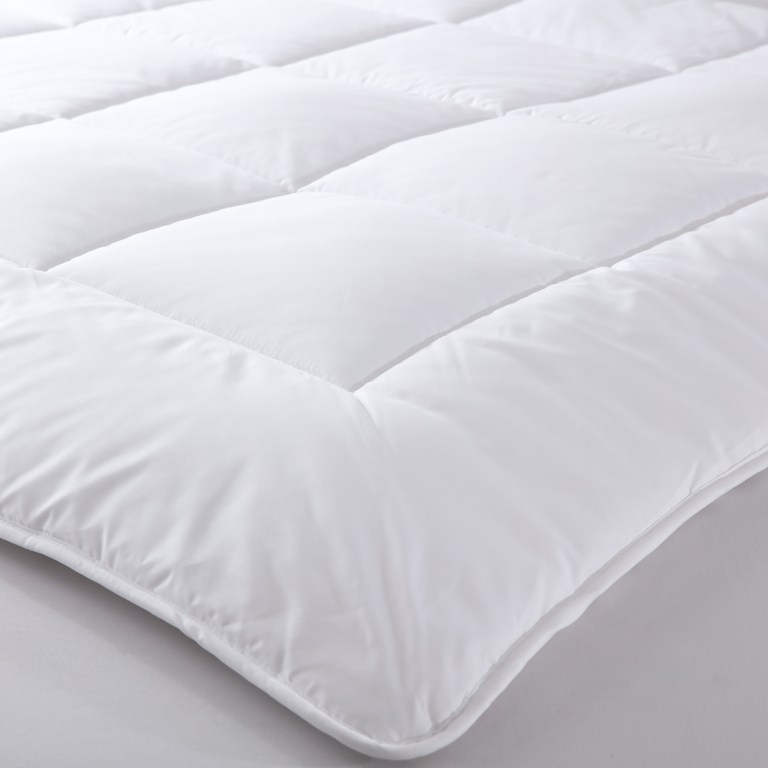 royal comfort 260gsm deluxe eco silk touch quilt 100% cotton cover double white royal comfort 260gsm deluxe eco silk touch quilt 100% cotton cover double white