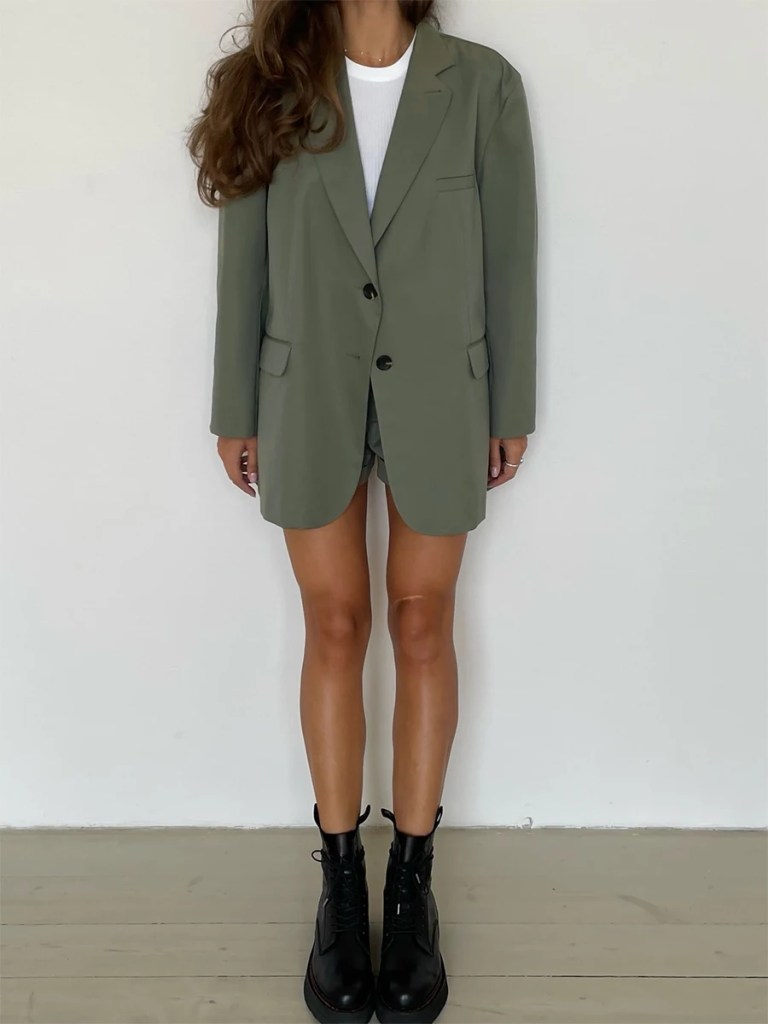 Bornladies Women's Two-piece Suit with Lapel Button Casual Long Sleeved Top and Shorts Set for Daily Commuting and Street Wear