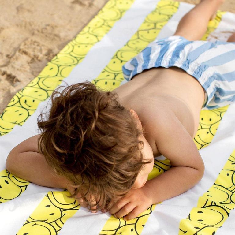 dock & bay kids beach towel | quick dry | smiley