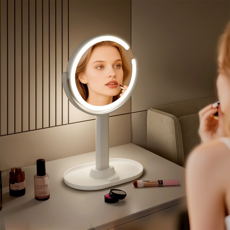 yezi 10x magnifying makeup mirror with led light