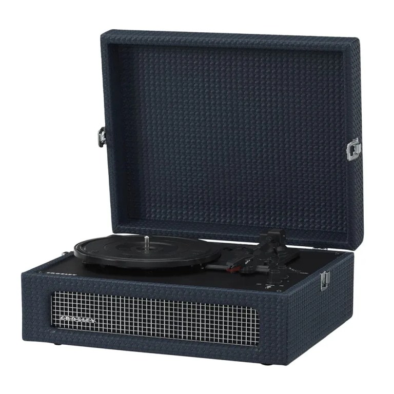 crosley voyager bluetooth portable turntable navy crosley voyager bluetooth portable turntable navy