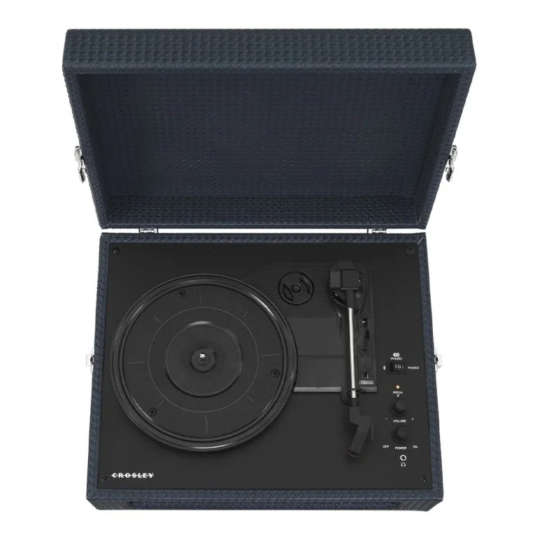 crosley voyager bluetooth portable turntable navy crosley voyager bluetooth portable turntable navy