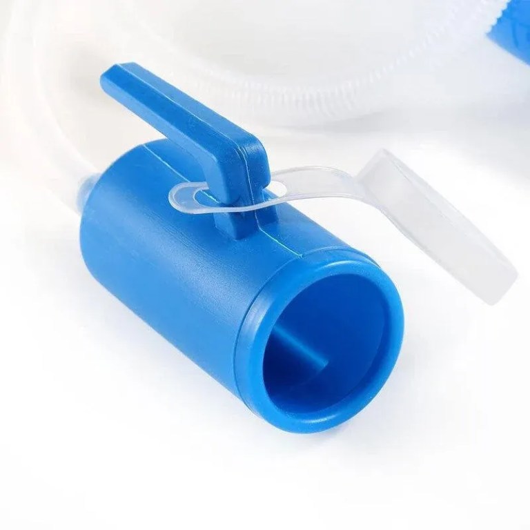 2000ml portable male urinal bottle with 1.2m tube for car camping travel outdoor use blue 2000ml portable male urinal bottle with 1.2m tube for car camping travel outdoor use blue